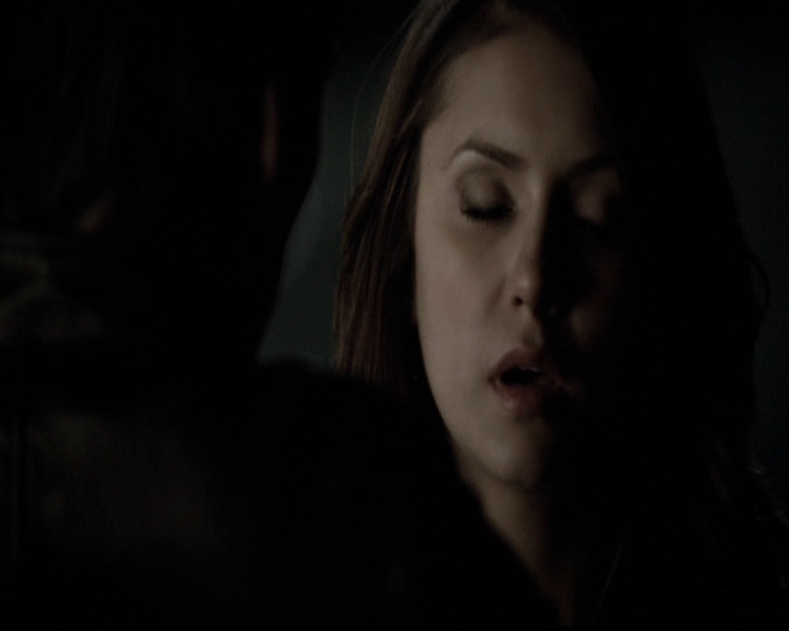 VampireDiariesWorld-dot-org_5x12TheDevilInside4191.jpg