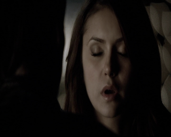 VampireDiariesWorld-dot-org_5x12TheDevilInside4224.jpg