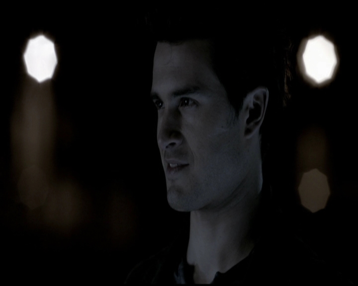 VampireDiariesWorld-dot-org_5x12TheDevilInside4659.jpg