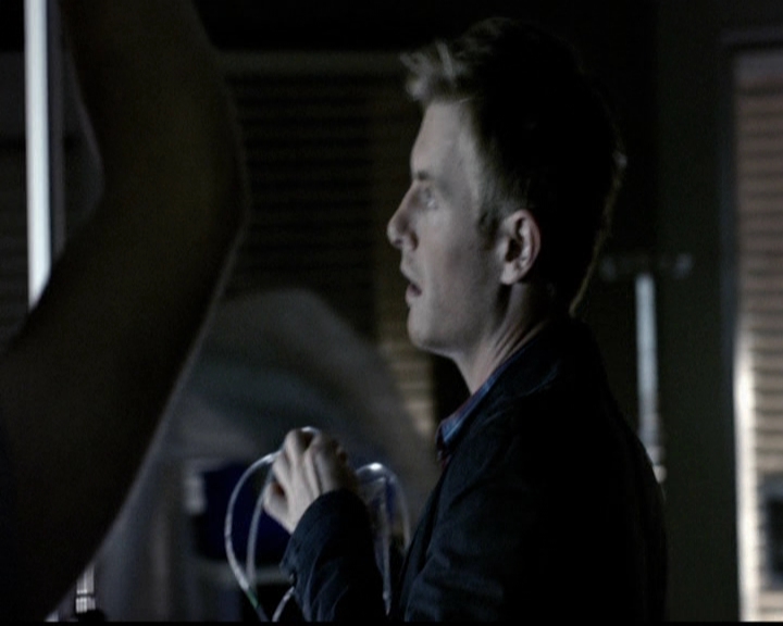 VampireDiariesWorld-dot-org_5x13TotalEclipseOfTheHeart0363.jpg