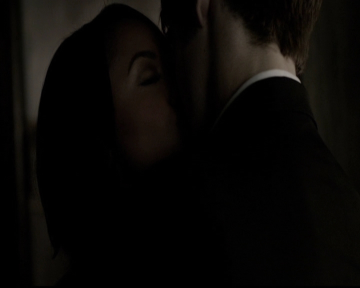 VampireDiariesWorld-dot-org_5x13TotalEclipseOfTheHeart0880.jpg