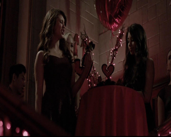 VampireDiariesWorld-dot-org_5x13TotalEclipseOfTheHeart0976.jpg