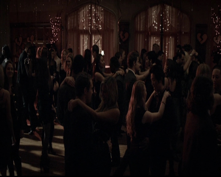 VampireDiariesWorld-dot-org_5x13TotalEclipseOfTheHeart1005.jpg