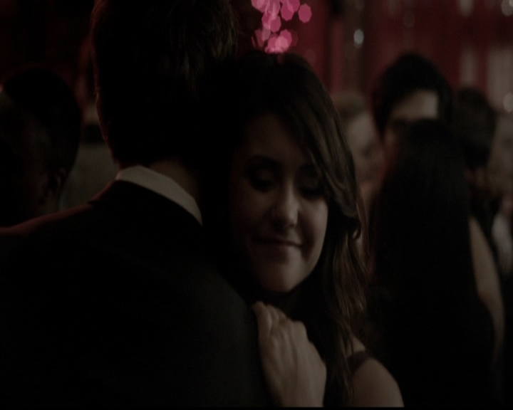 VampireDiariesWorld-dot-org_5x13TotalEclipseOfTheHeart1007.jpg