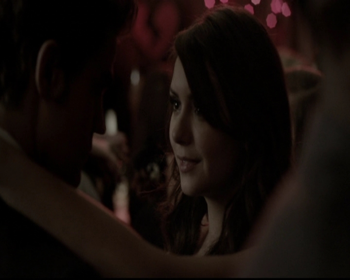 VampireDiariesWorld-dot-org_5x13TotalEclipseOfTheHeart1022.jpg