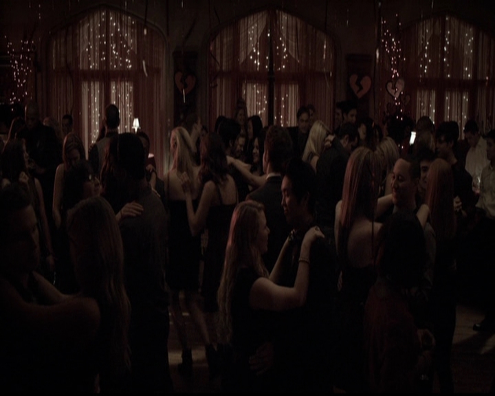 VampireDiariesWorld-dot-org_5x13TotalEclipseOfTheHeart1099.jpg