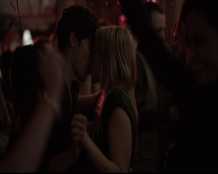 VampireDiariesWorld-dot-org_5x13TotalEclipseOfTheHeart1129.jpg