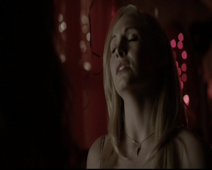 VampireDiariesWorld-dot-org_5x13TotalEclipseOfTheHeart1196.jpg