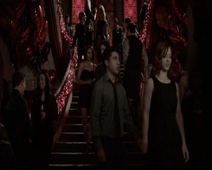 VampireDiariesWorld-dot-org_5x13TotalEclipseOfTheHeart1204.jpg