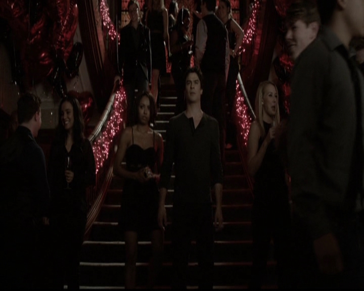 VampireDiariesWorld-dot-org_5x13TotalEclipseOfTheHeart1206.jpg