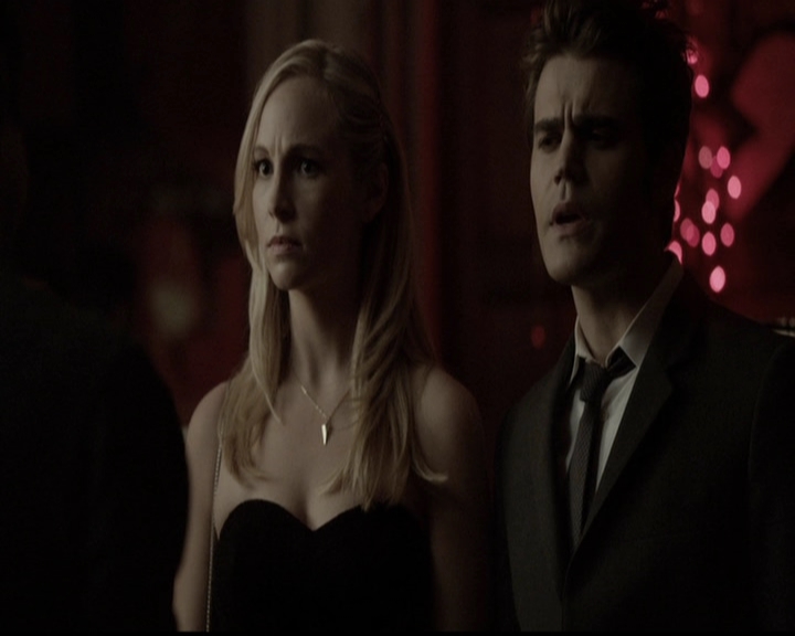 VampireDiariesWorld-dot-org_5x13TotalEclipseOfTheHeart1295.jpg