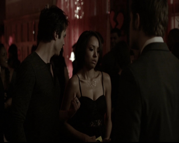 VampireDiariesWorld-dot-org_5x13TotalEclipseOfTheHeart1306.jpg