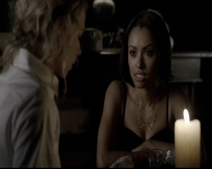 VampireDiariesWorld-dot-org_5x13TotalEclipseOfTheHeart1581.jpg