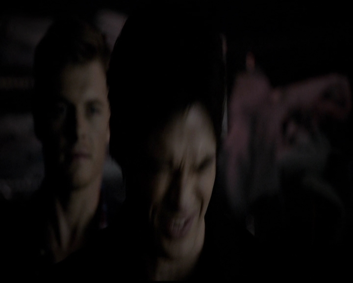 VampireDiariesWorld-dot-org_5x13TotalEclipseOfTheHeart1979.jpg