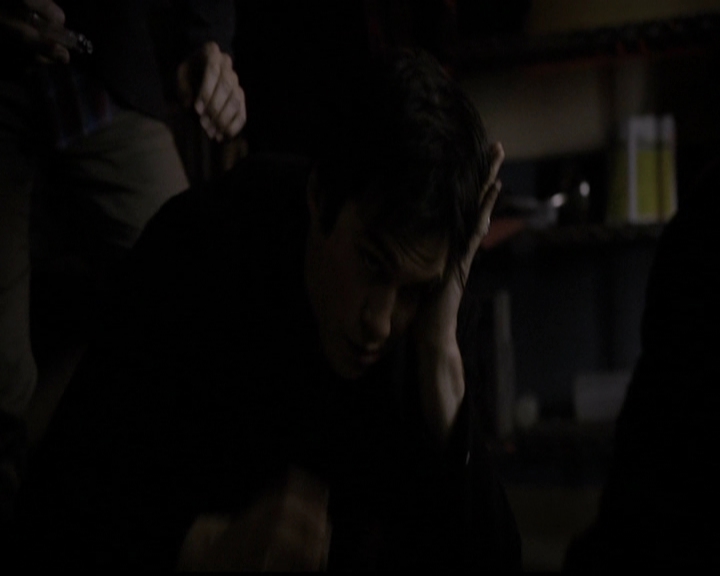 VampireDiariesWorld-dot-org_5x13TotalEclipseOfTheHeart1983.jpg