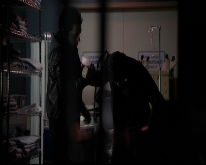 VampireDiariesWorld-dot-org_5x13TotalEclipseOfTheHeart2197.jpg