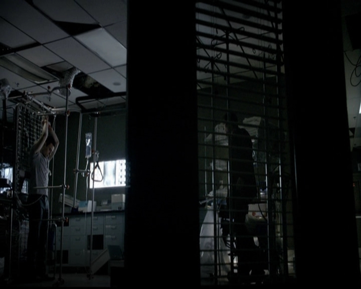 VampireDiariesWorld-dot-org_5x13TotalEclipseOfTheHeart2232.jpg