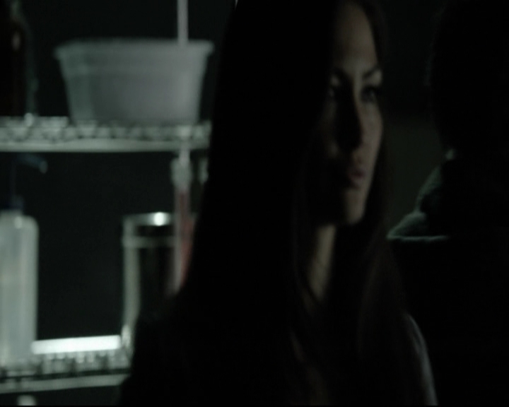 VampireDiariesWorld-dot-org_5x14NoExit-deletedscene2446.jpg