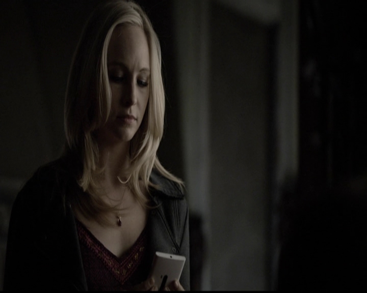 VampireDiariesWorld-dot-org_5x14NoExit0313.jpg