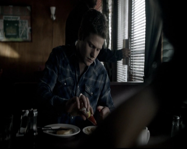 VampireDiariesWorld-dot-org_5x14NoExit0406.jpg