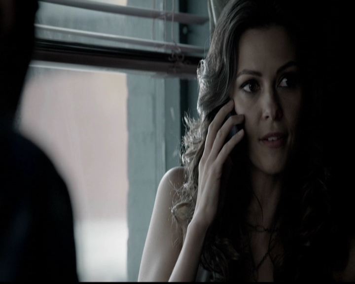 VampireDiariesWorld-dot-org_5x14NoExit0416.jpg