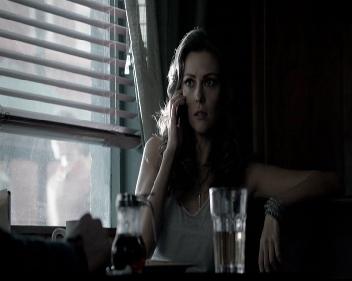 VampireDiariesWorld-dot-org_5x14NoExit0422.jpg