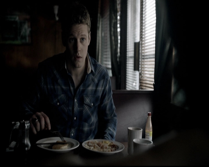 VampireDiariesWorld-dot-org_5x14NoExit0423.jpg