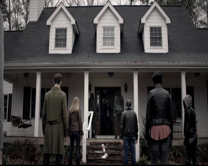 VampireDiariesWorld-dot-org_5x14NoExit0532.jpg