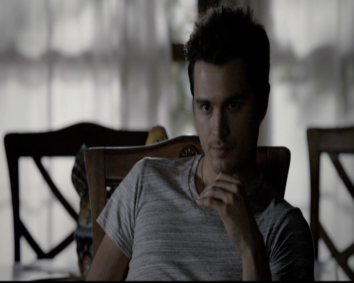 VampireDiariesWorld-dot-org_5x14NoExit0701.jpg