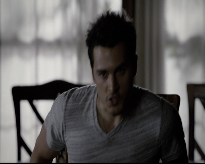 VampireDiariesWorld-dot-org_5x14NoExit0703.jpg