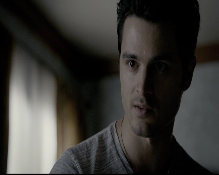 VampireDiariesWorld-dot-org_5x14NoExit0720.jpg