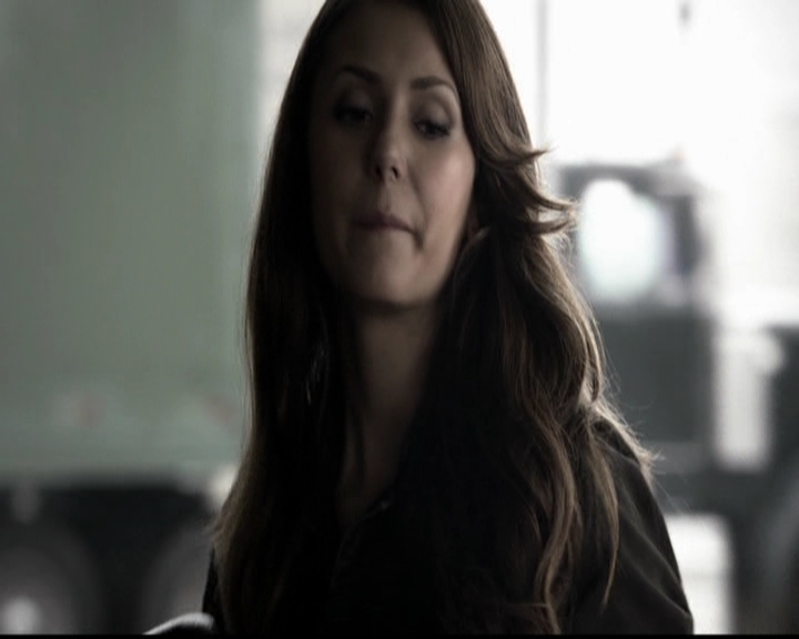 VampireDiariesWorld-dot-org_5x14NoExit0809.jpg