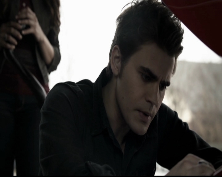 VampireDiariesWorld-dot-org_5x14NoExit0810.jpg