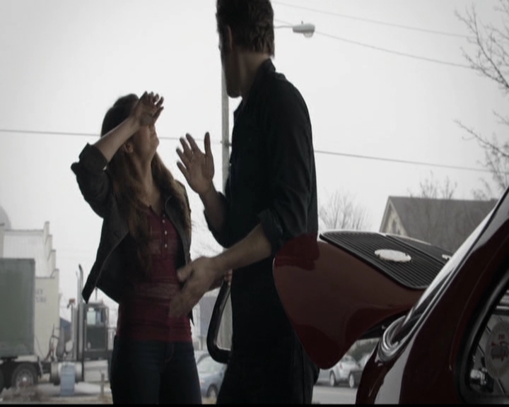 VampireDiariesWorld-dot-org_5x14NoExit0819.jpg