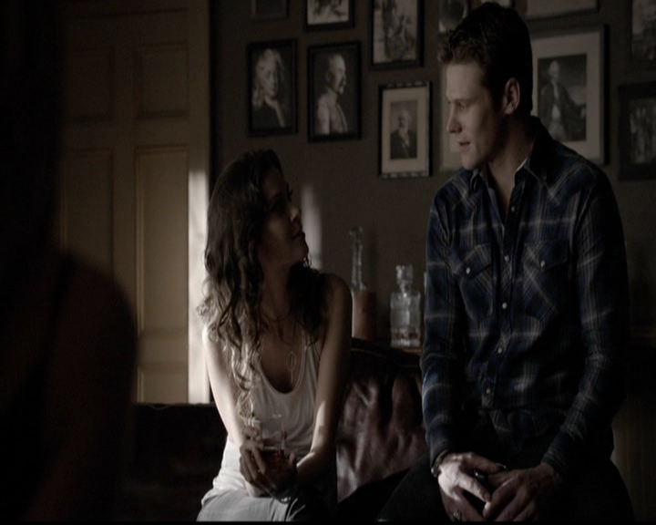 VampireDiariesWorld-dot-org_5x14NoExit0903.jpg