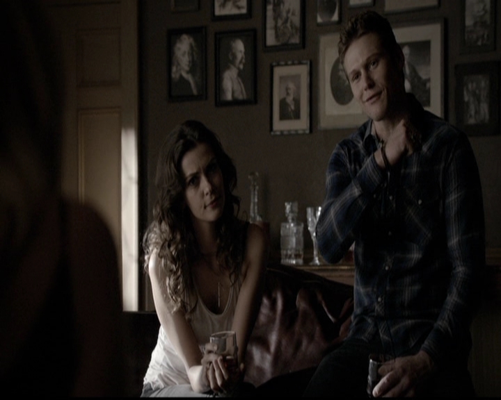 VampireDiariesWorld-dot-org_5x14NoExit0911.jpg