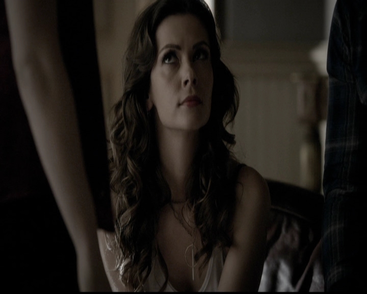 VampireDiariesWorld-dot-org_5x14NoExit0917.jpg