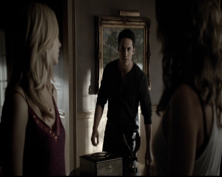 VampireDiariesWorld-dot-org_5x14NoExit0941.jpg