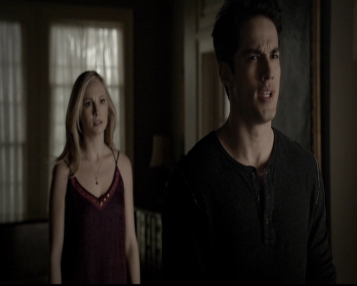 VampireDiariesWorld-dot-org_5x14NoExit0951.jpg