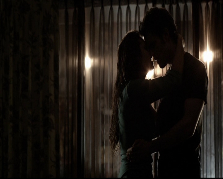 VampireDiariesWorld-dot-org_5x14NoExit1440.jpg