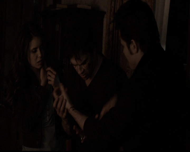 VampireDiariesWorld-dot-org_5x14NoExit1917.jpg