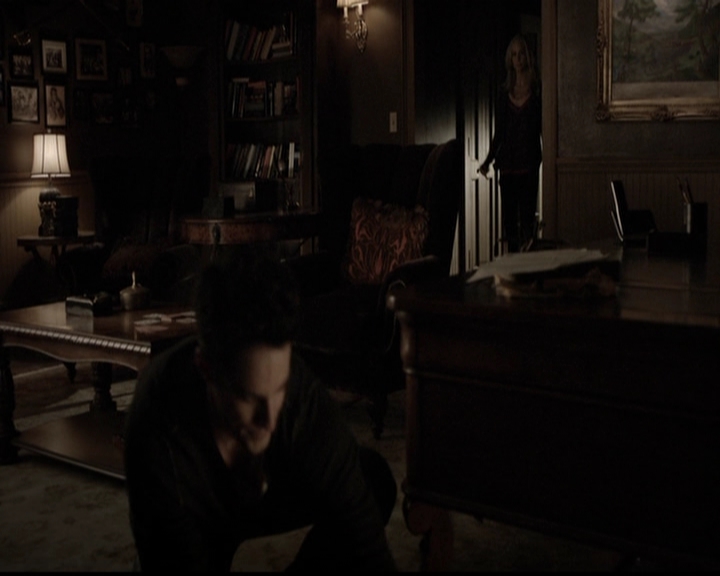 VampireDiariesWorld-dot-org_5x14NoExit1930.jpg