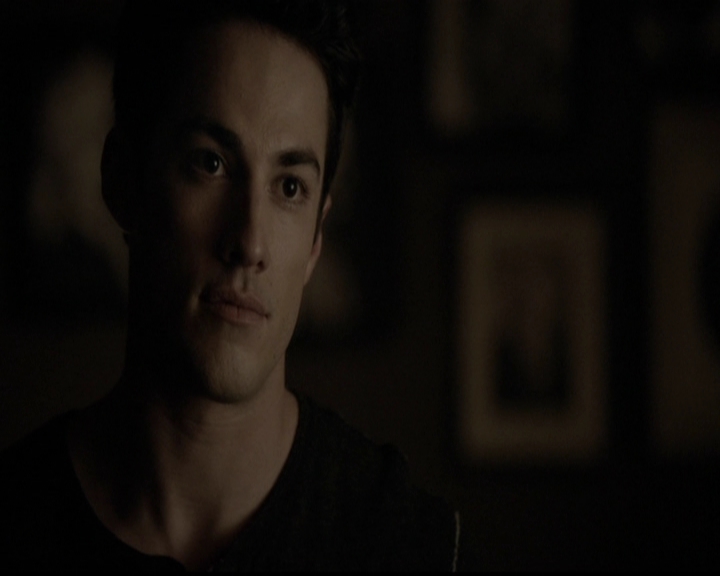 VampireDiariesWorld-dot-org_5x14NoExit2002.jpg