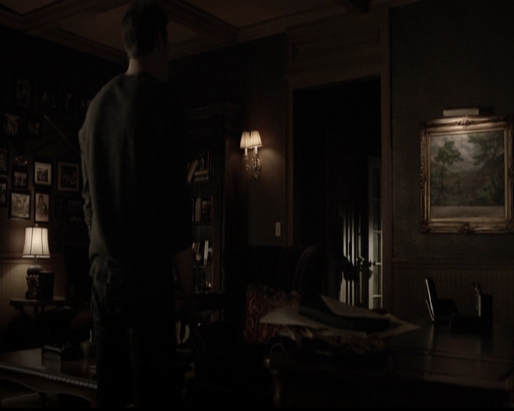 VampireDiariesWorld-dot-org_5x14NoExit2005.jpg