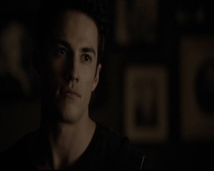 VampireDiariesWorld-dot-org_5x14NoExit2006.jpg