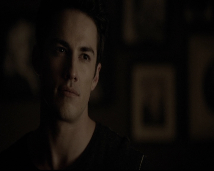 VampireDiariesWorld-dot-org_5x14NoExit2007.jpg