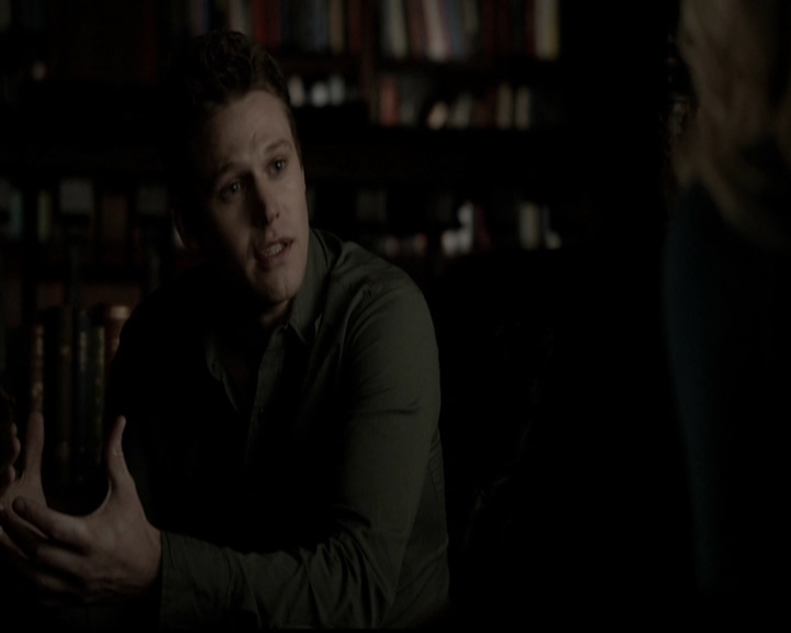 VampireDiariesWorld-dot-org_5x15GoneGirl0325.jpg