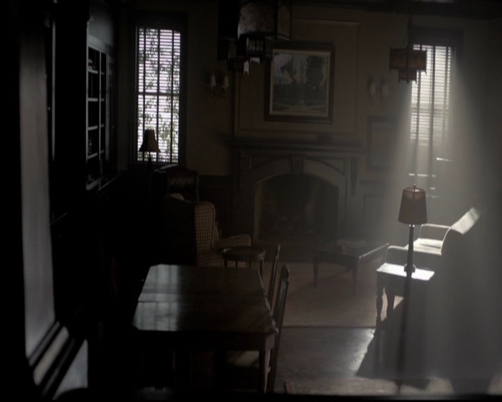 VampireDiariesWorld-dot-org_5x16WhileYouWereSleeping0144.jpg