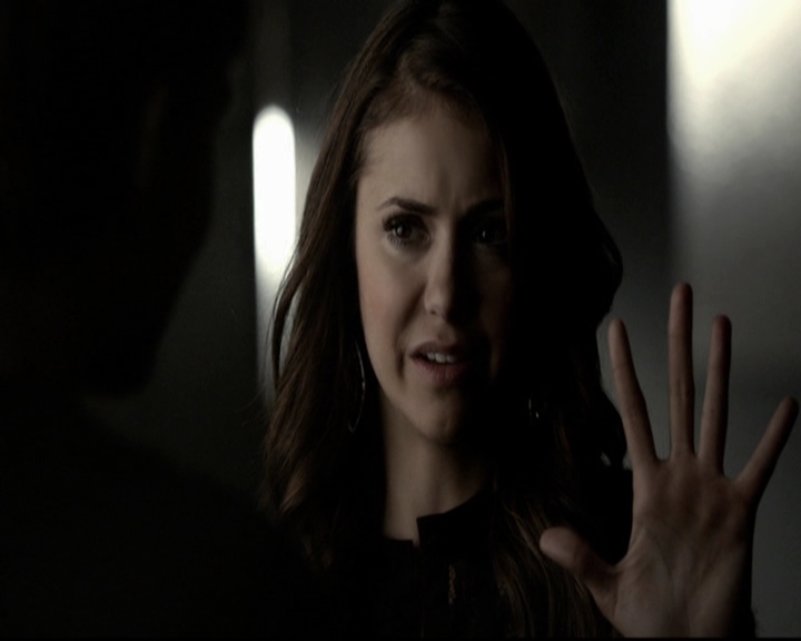 VampireDiariesWorld-dot-org_5x16WhileYouWereSleeping0230.jpg