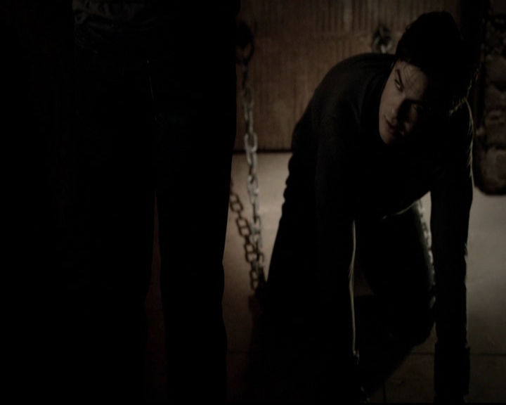 VampireDiariesWorld-dot-org_5x16WhileYouWereSleeping0261.jpg